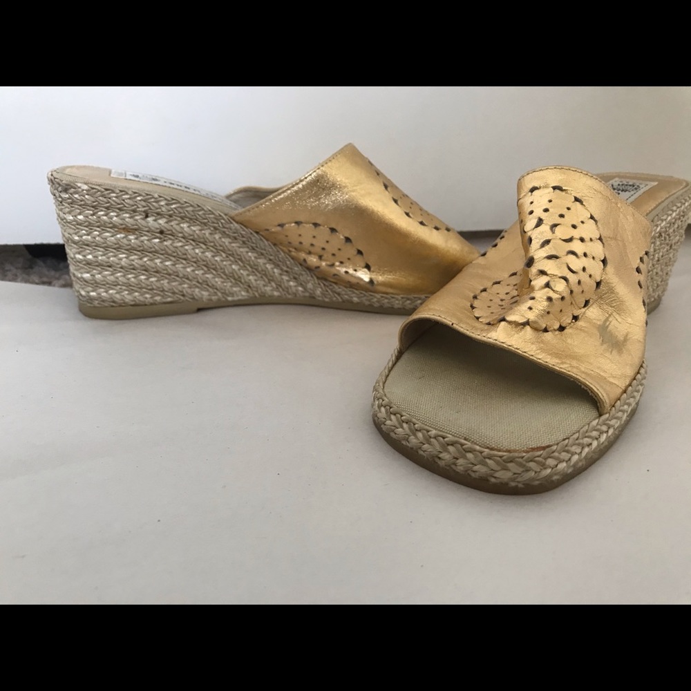 Andre assous gold wedges